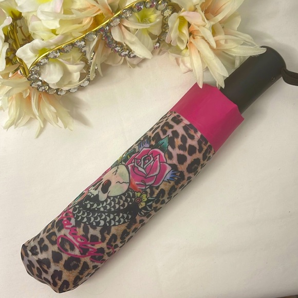 Ed Hardy Leopard Print Umbrella with Pink Accents NWT - Picture 3 of 6